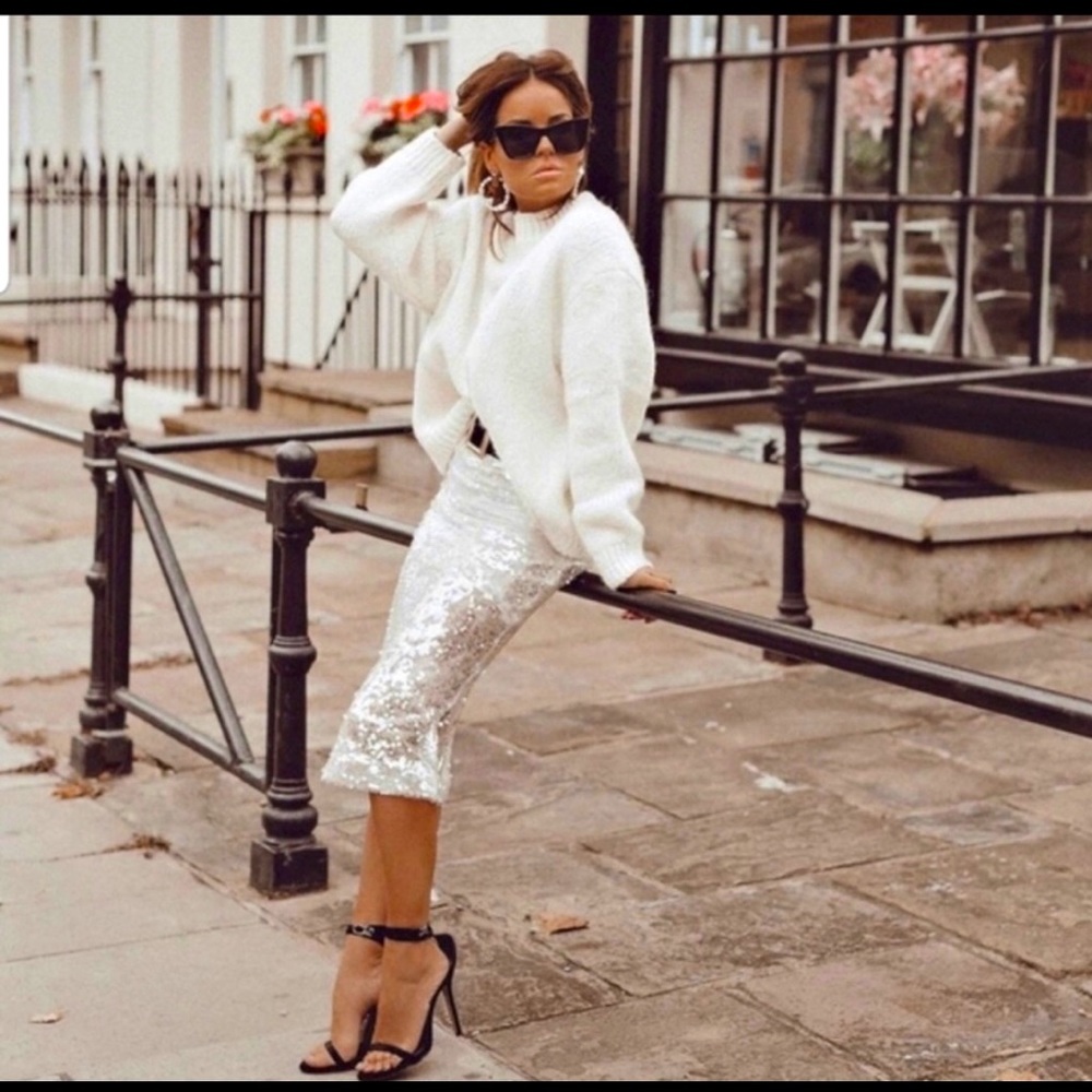 Zara white Sequin pencil skirt ✨🤍✨
